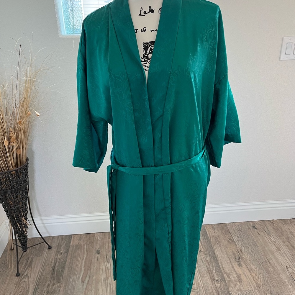 Vintage robe by California Dynasty